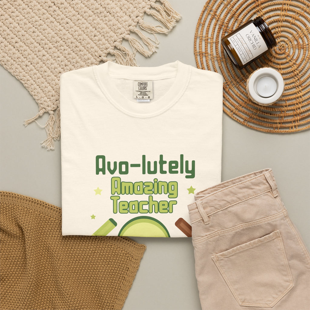 Personalizable "Avo-lutely Amazing Teacher" T-Shirt — Cute Avocado [XX] Grade Teacher Tee