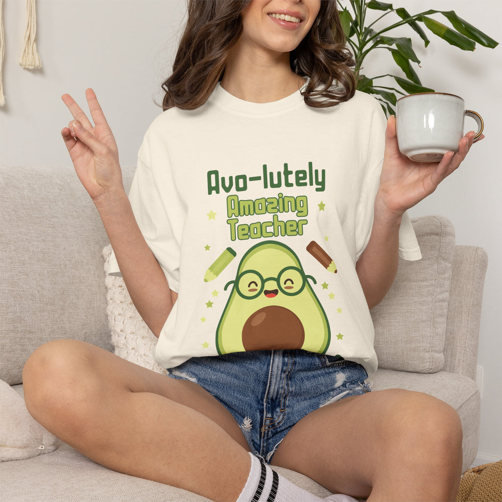 Personalizable "Avo-lutely Amazing Teacher" T-Shirt — Cute Avocado [XX] Grade Teacher Tee