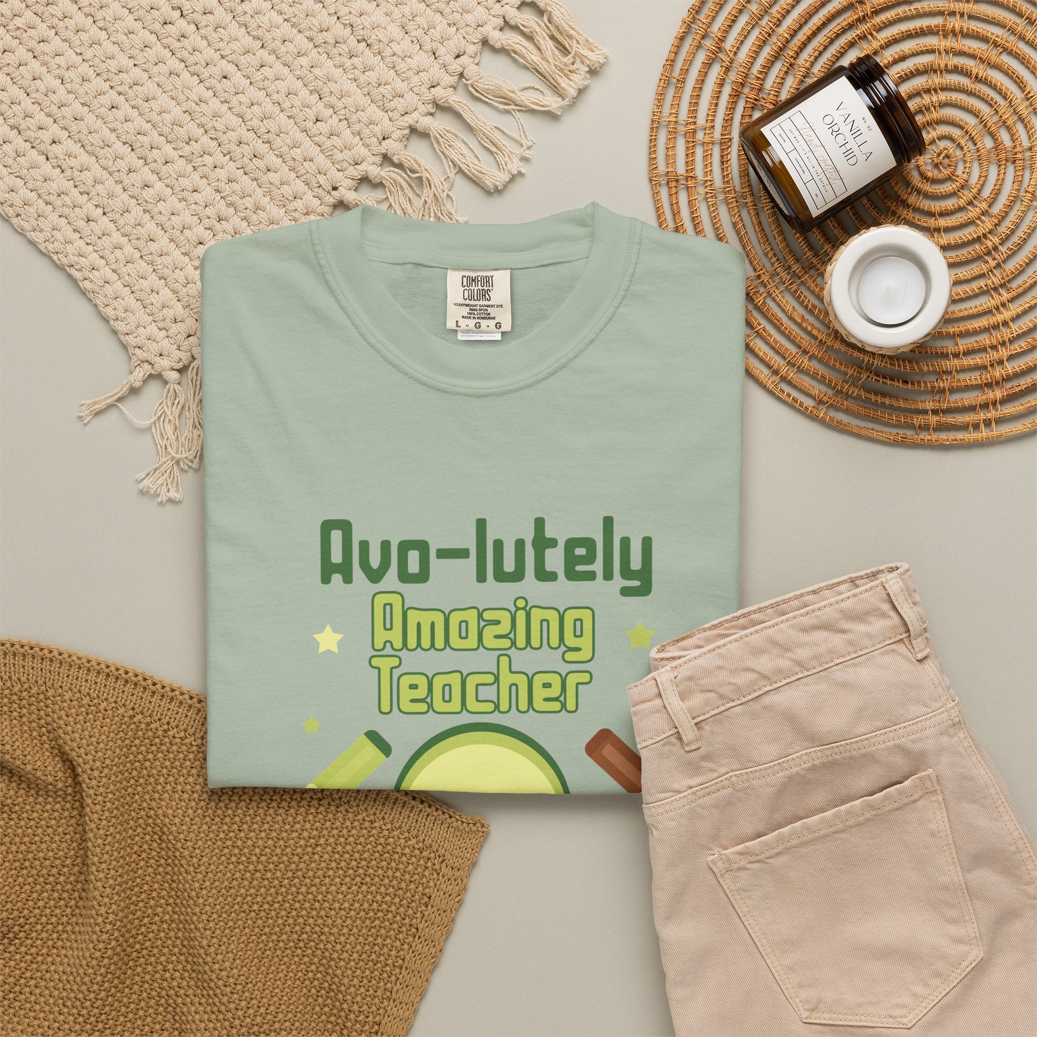 Personalizable "Avo-lutely Amazing Teacher" T-Shirt — Cute Avocado [XX] Grade Teacher Tee