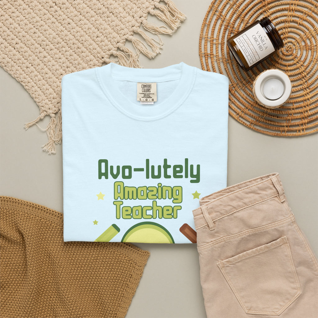 Personalizable "Avo-lutely Amazing Teacher" T-Shirt — Cute Avocado [XX] Grade Teacher Tee