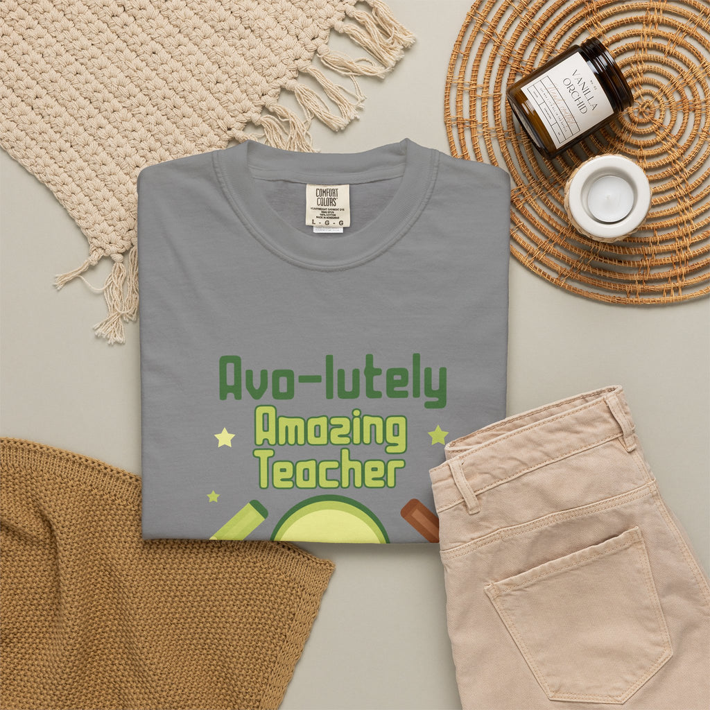 Personalizable "Avo-lutely Amazing Teacher" T-Shirt — Cute Avocado [XX] Grade Teacher Tee