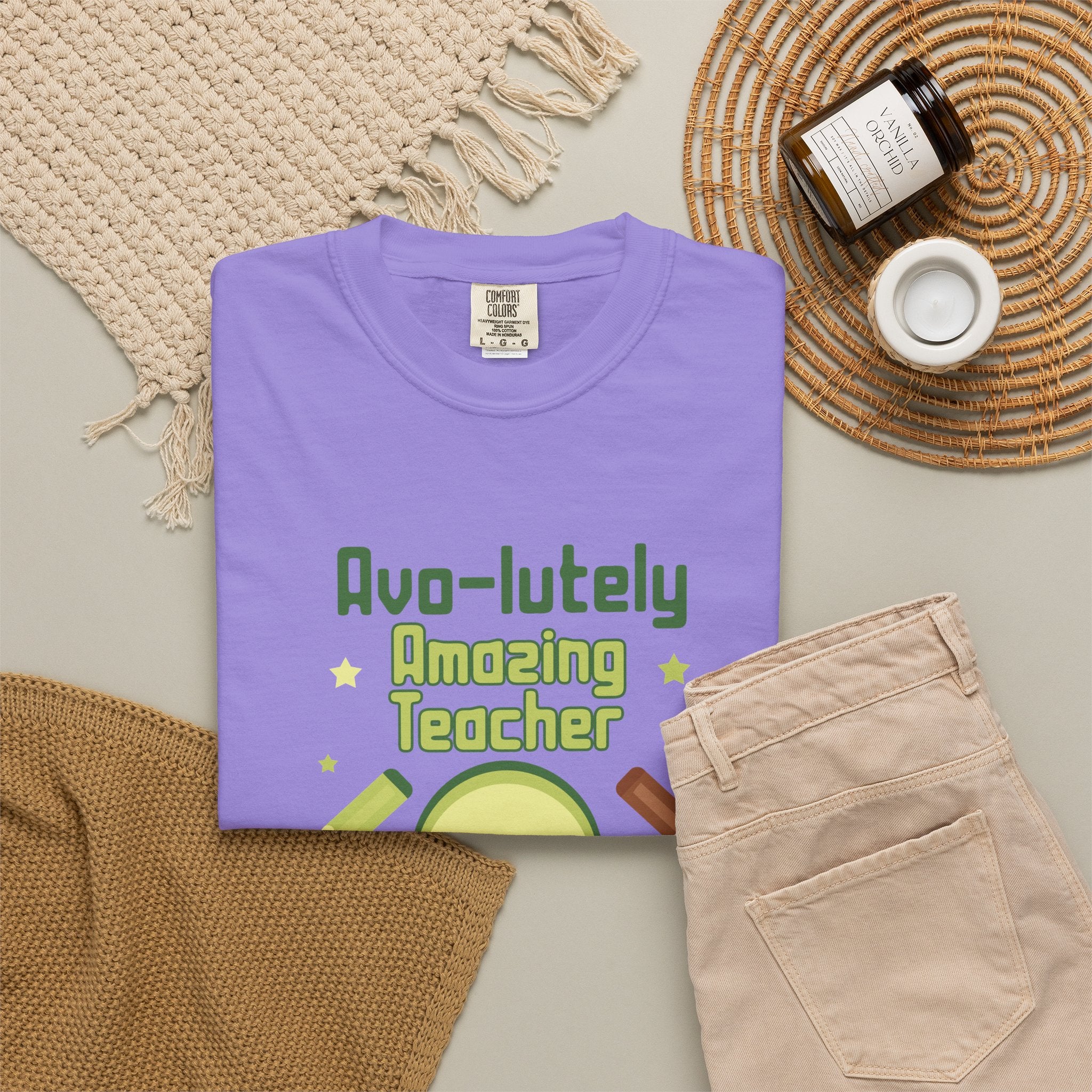 Personalizable "Avo-lutely Amazing Teacher" T-Shirt — Cute Avocado [XX] Grade Teacher Tee
