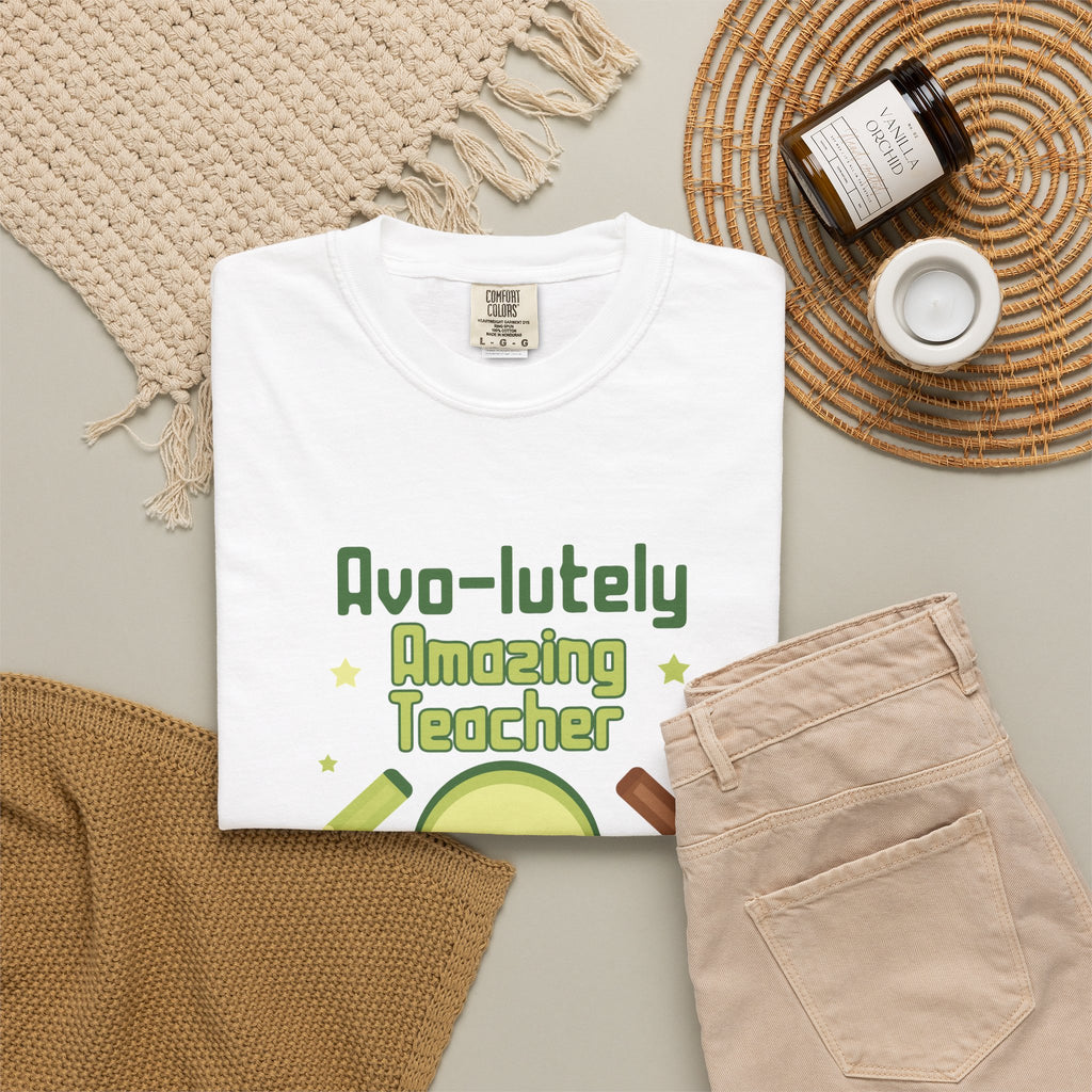 Personalizable "Avo-lutely Amazing Teacher" T-Shirt — Cute Avocado [XX] Grade Teacher Tee