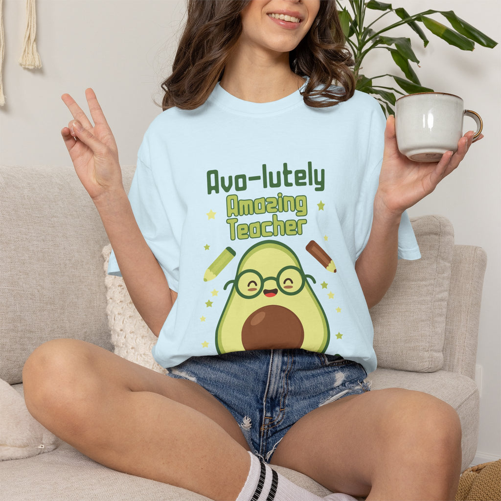 Personalizable "Avo-lutely Amazing Teacher" T-Shirt — Cute Avocado [XX] Grade Teacher Tee