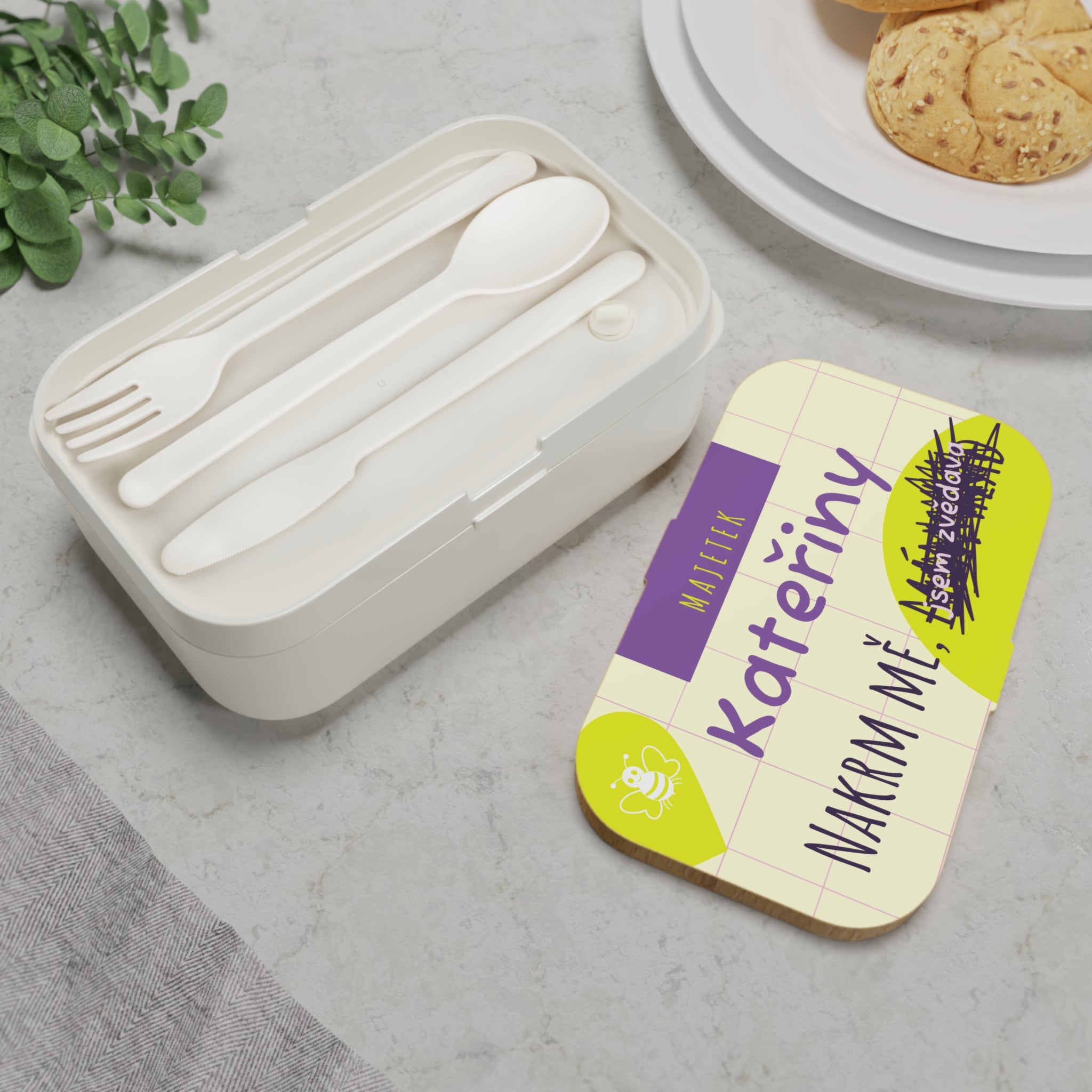 Personalized Bento Lunch Box — "Majetek [Name]" Wooden Design (Czech)