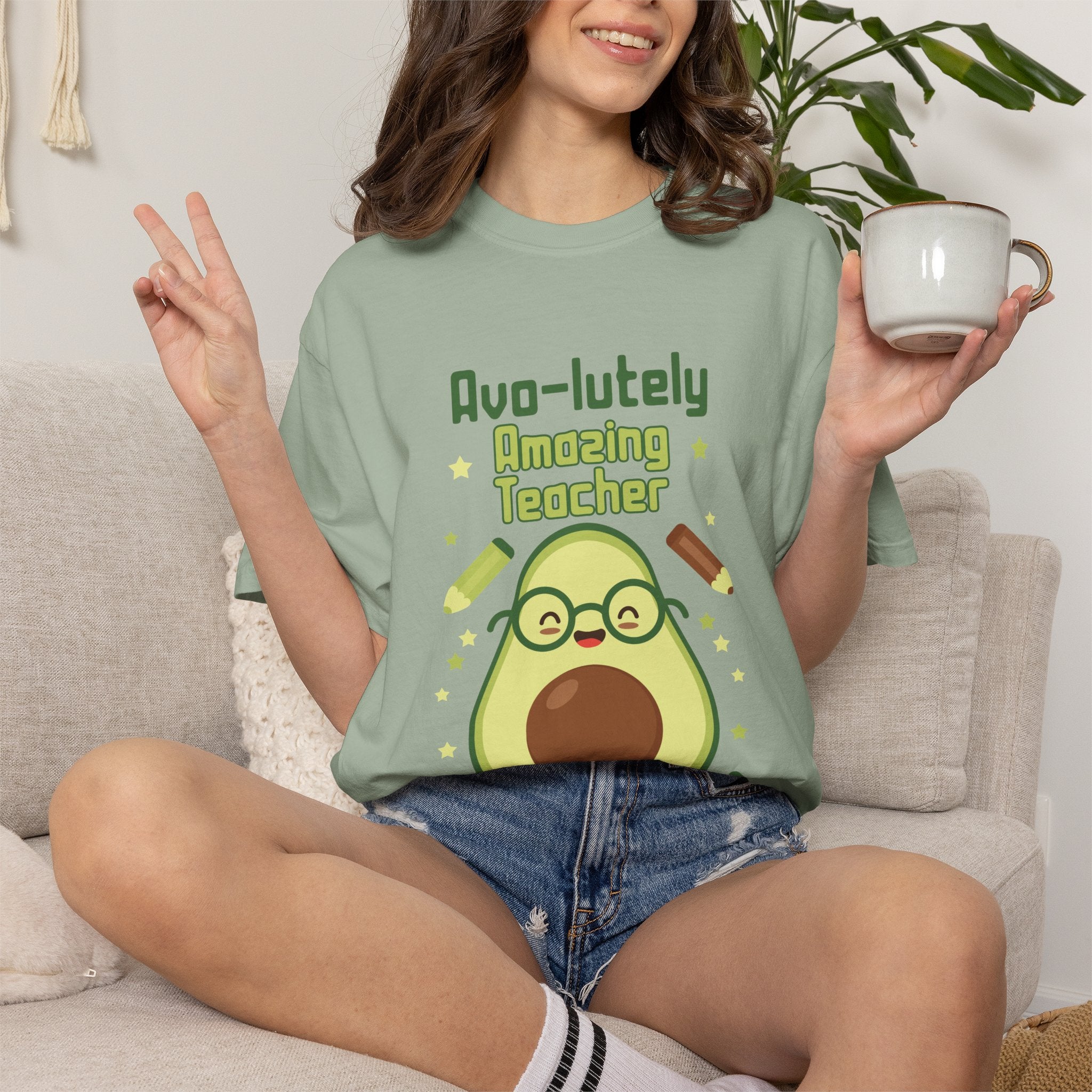 Personalizable "Avo-lutely Amazing Teacher" T-Shirt — Cute Avocado [XX] Grade Teacher Tee